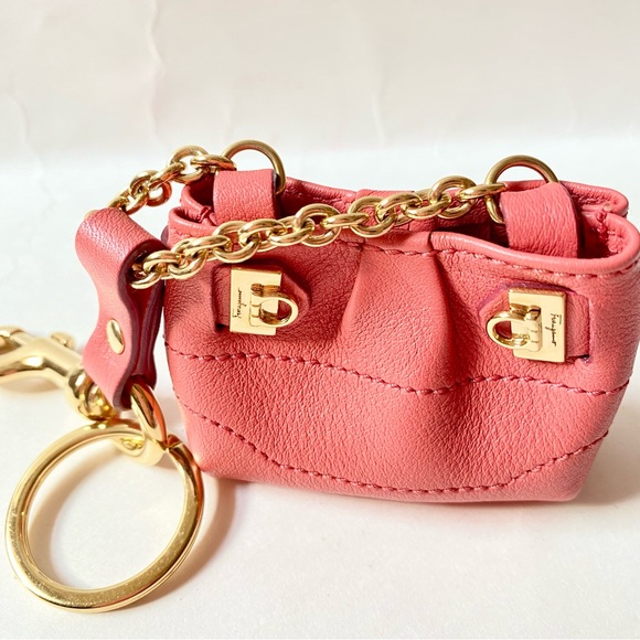 FERRAGAMO MINI BAG KEYCHAIN💞 - Picture 1 of 10